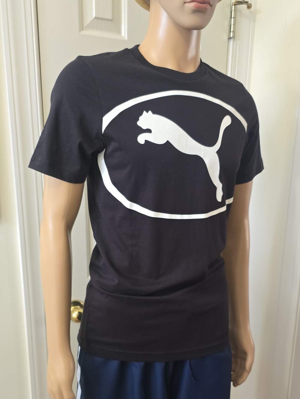 PUMA SIGNATURE BRAND MEN'S BLACK & WHITE SHORT SLEEVES TEE-SHIRT SIZE SMALL